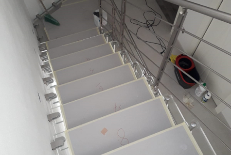 Sbalzo in vetro vista dall'alto