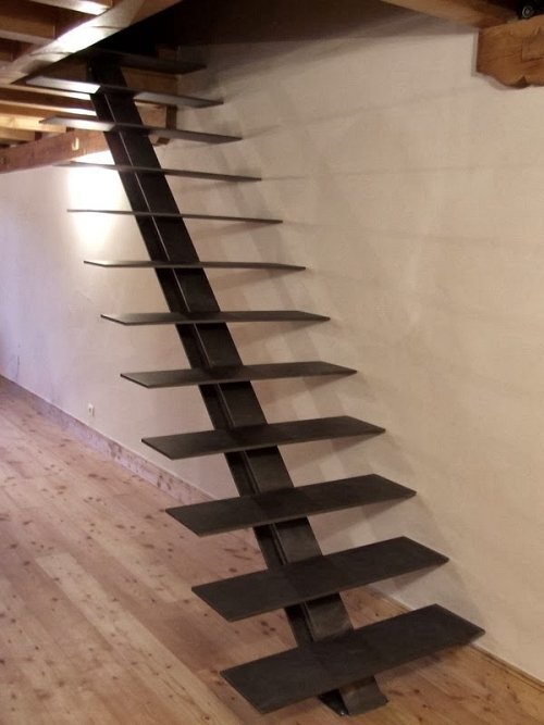 Materiali pregiati in configurazioni minimaliste