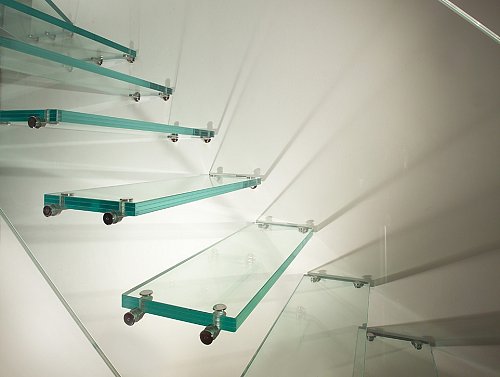 Leggerezza visiva, solidità strutturale